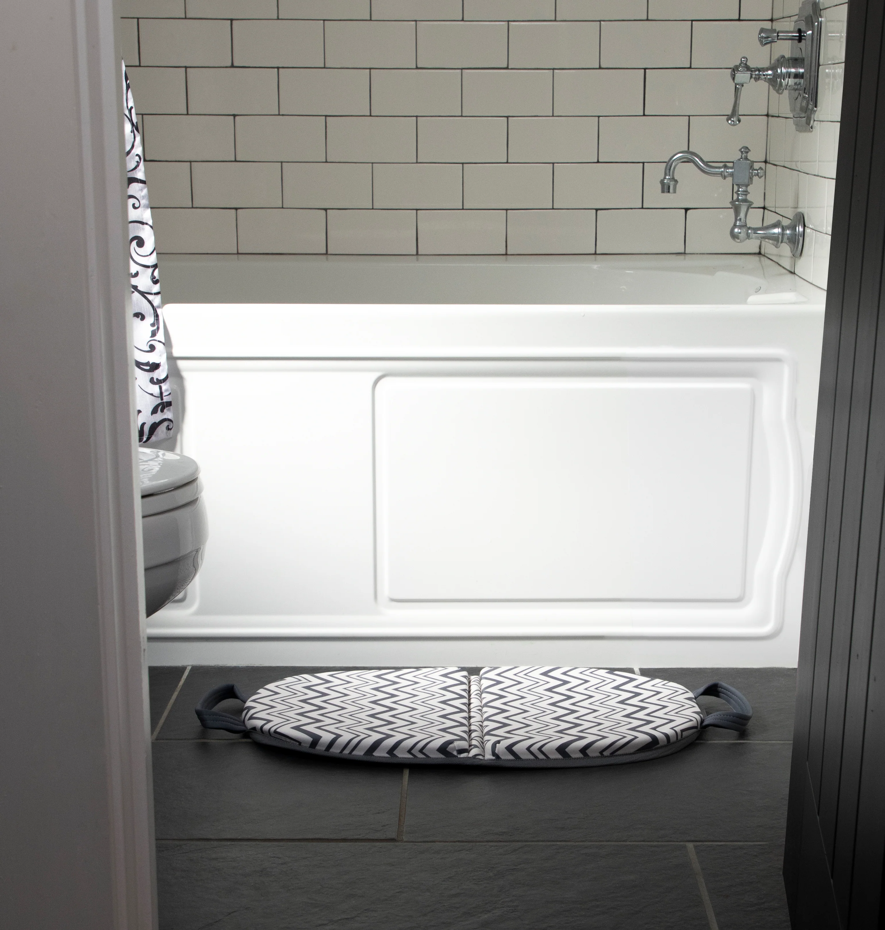 Folding Bathtub Kneeling Pad - Image 3